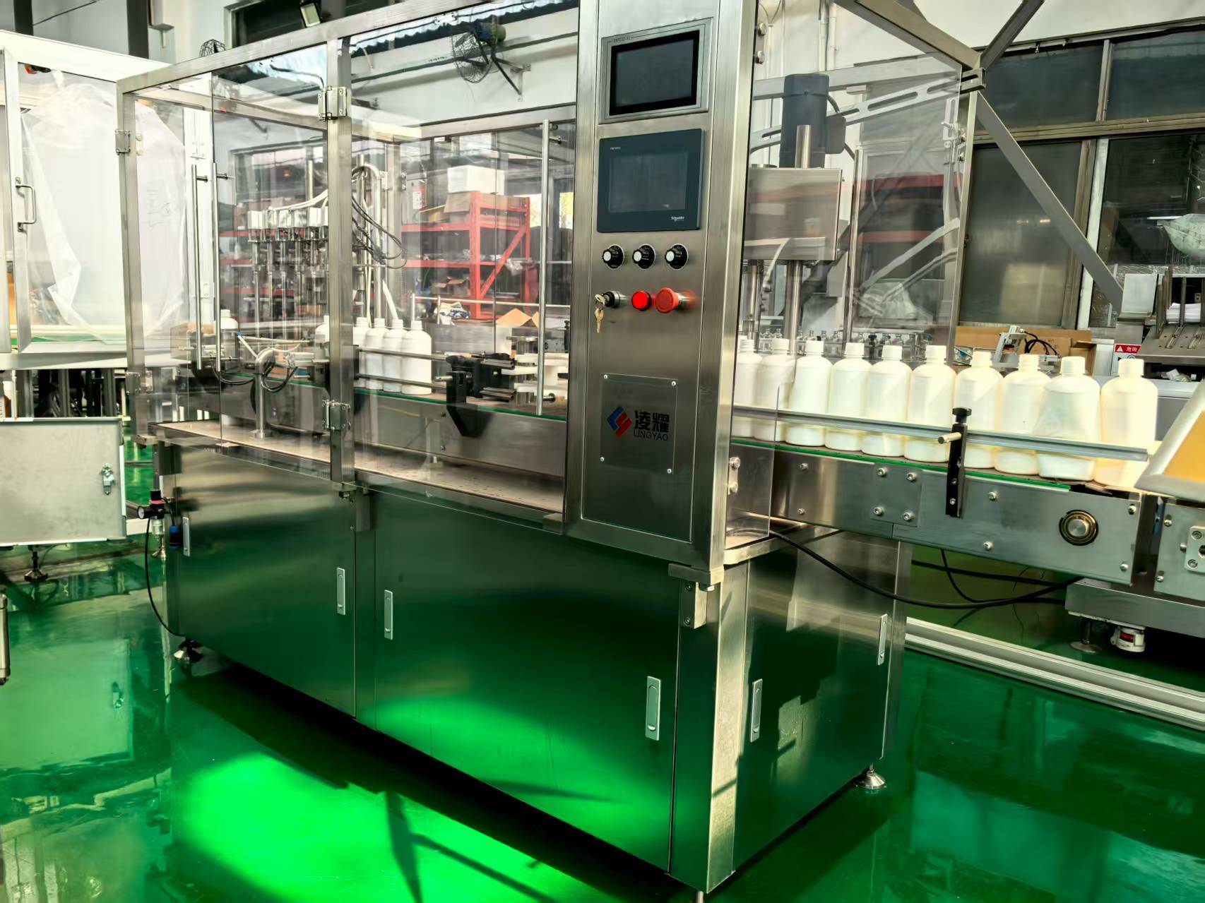 Últimos blogs de la empresa sobre Análisis de Estabilidad de la Tecnología de Torque Constante Magnético en Procesos de Empaquetado Continuo de 500 ml en Indonesia