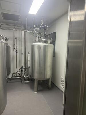 Comprar Máquina llenadora de ampollas de alta eficiencia para ampollas de 20 ml con lavado, llenado y sellado fabricación en línea