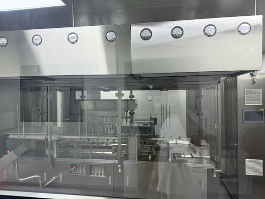 Comprar Máquina llenadora de ampollas de producción estéril para ampollas de 1 a 2 ml con llenado automático y sellado por llama fabricación en línea