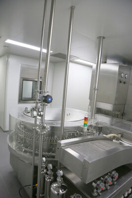 Comprar Línea de sellado de llenado y esterilización, lavado de ampollas de 20ml, ultrasónico Vertical, alimentación automática de ampollas de 15000 unidades por hora, AGF-17S fabricación en línea