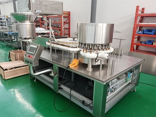 Un buen precio. Máquina automática de llenado y tapón para productos farmacéuticos líquidos y en polvo en línea