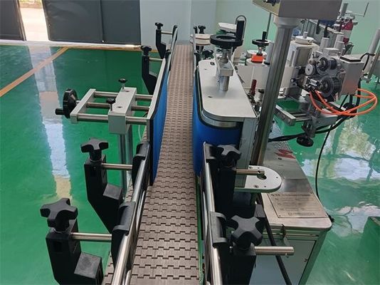 Velocidad de etiquetado 300-500 botellas/min Máquina de etiquetado farmacéutico para un proceso de etiquetado rápido