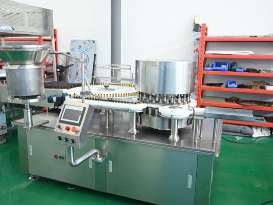 Máquina de llenado de líquido farmacéutico de alta velocidad para jarabes para la tos, 99,5 precisión con bomba de pistón servo impulsada