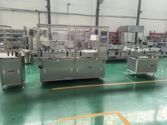 Máquina automática de llenado de líquidos para soluciones antisépticas y tópicas (30-500 ml)Automatización de bombas de pistón resistentes a la corrosión para formulaciones líquidas agresivas